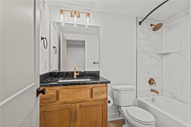 11808 E 231st Street, Peculiar, MO 64078
