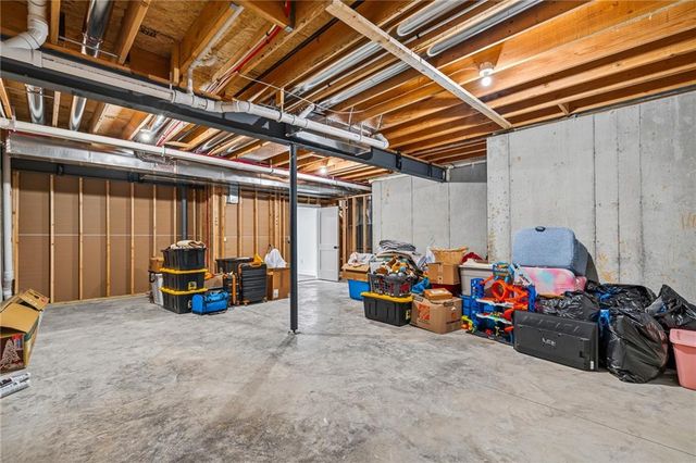 11808 E 231st Street, Peculiar, MO 64078