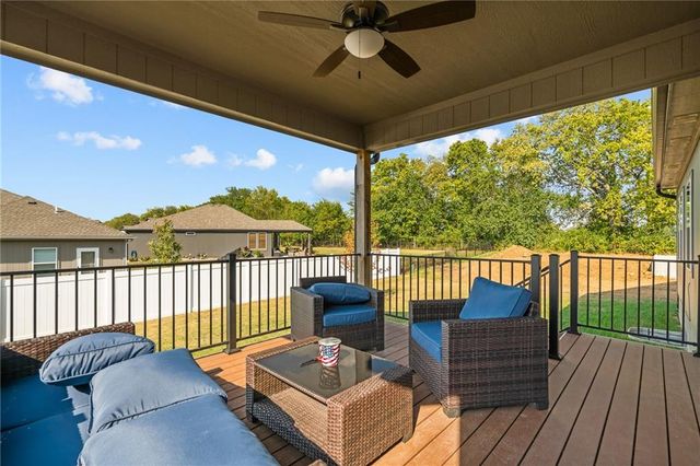 11808 E 231st Street, Peculiar, MO 64078