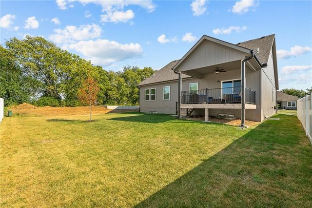 11808 E 231st Street, Peculiar, MO 64078