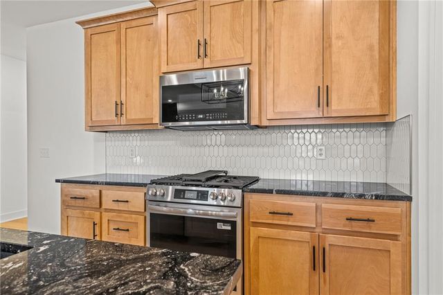 11808 E 231st Street, Peculiar, MO 64078