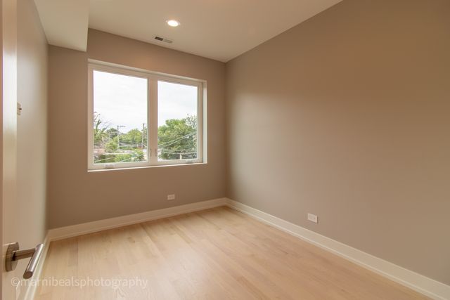 1221 E Marquette Road, Chicago, IL 60637