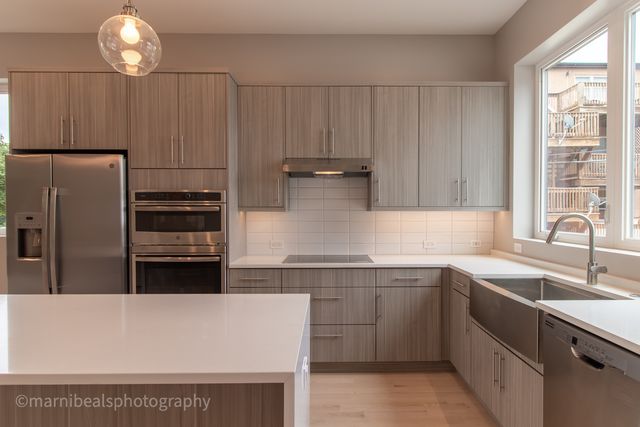 1221 E Marquette Road, Chicago, IL 60637