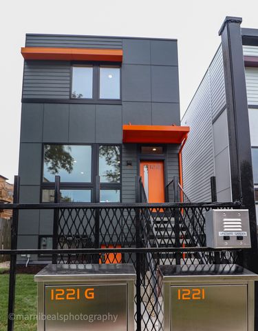 1221 E Marquette Road, Chicago, IL 60637