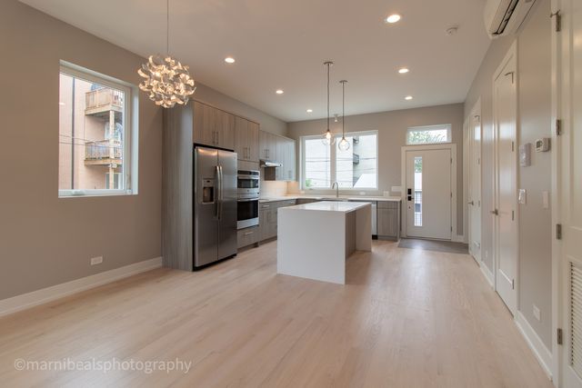 1221 E Marquette Road, Chicago, IL 60637