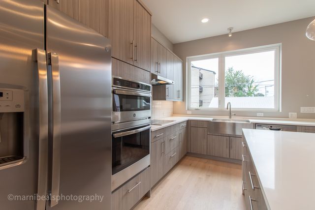 1221 E Marquette Road, Chicago, IL 60637