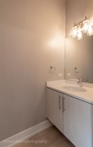 1221 E Marquette Road, Chicago, IL 60637