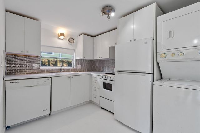 2345 Trapp Ave, Coconut Grove, FL 33133