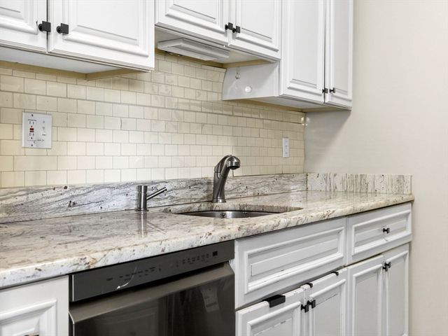 566 Commonwealth Ave 401, Boston, MA 02215