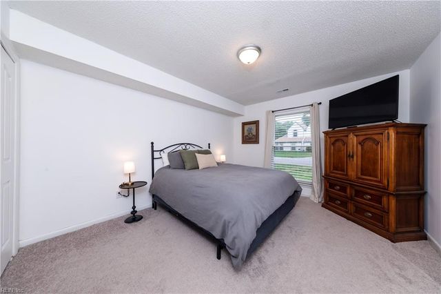 918 Woodcreek DR, Newport News, VA 23608
