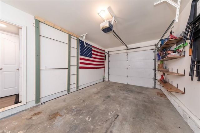 918 Woodcreek DR, Newport News, VA 23608
