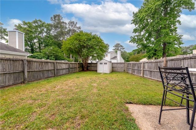 918 Woodcreek DR, Newport News, VA 23608