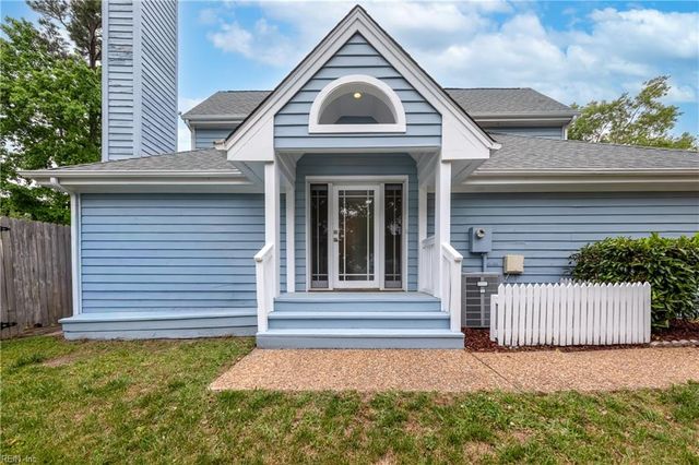 918 Woodcreek DR, Newport News, VA 23608