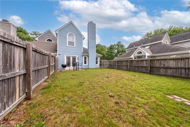 918 Woodcreek DR, Newport News, VA 23608