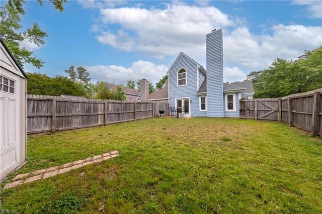 918 Woodcreek DR, Newport News, VA 23608