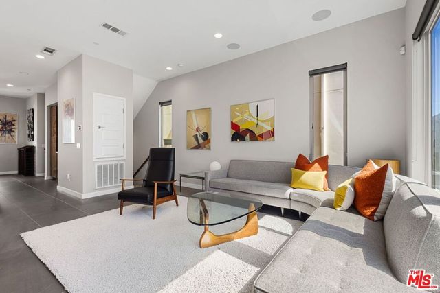 19 Ebb Tide Circle, Newport Beach, CA 92663