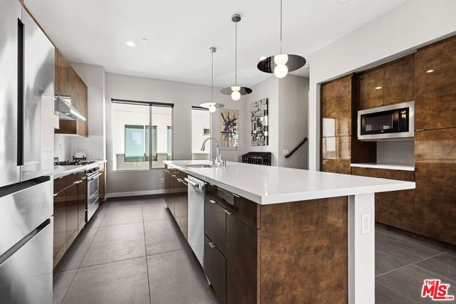 19 Ebb Tide Circle, Newport Beach, CA 92663