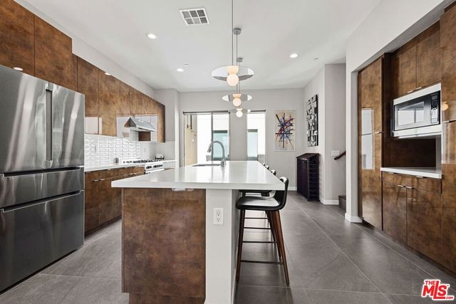 19 Ebb Tide Circle, Newport Beach, CA 92663