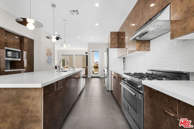 19 Ebb Tide Circle, Newport Beach, CA 92663