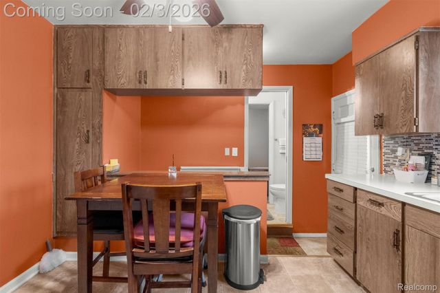 8512 Norborne Avenue, Dearborn Heights, MI 48127