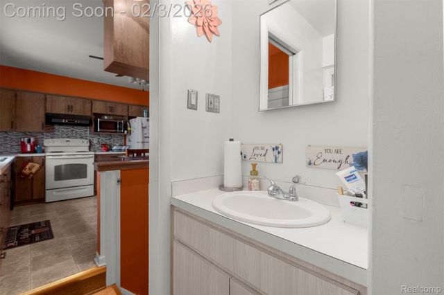 8512 Norborne Avenue, Dearborn Heights, MI 48127