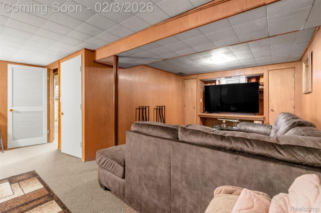 8512 Norborne Avenue, Dearborn Heights, MI 48127