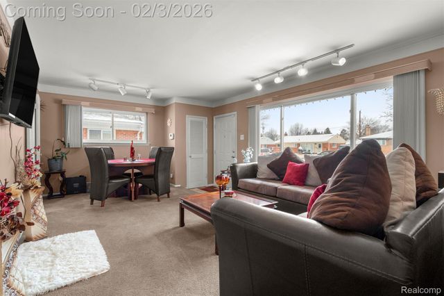 8512 Norborne Avenue, Dearborn Heights, MI 48127