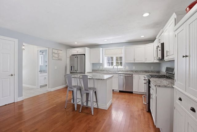 51 Three Rivers Dr, Kingston, MA 02364