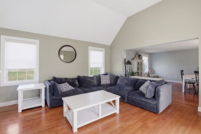 51 Three Rivers Dr, Kingston, MA 02364