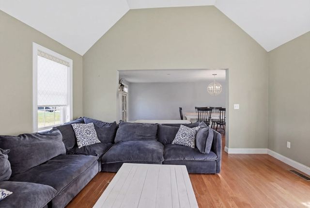 51 Three Rivers Dr, Kingston, MA 02364