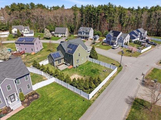 51 Three Rivers Dr, Kingston, MA 02364