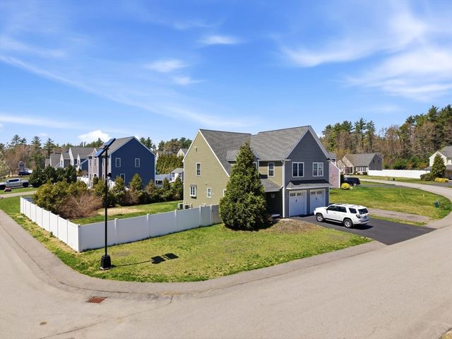51 Three Rivers Dr, Kingston, MA 02364
