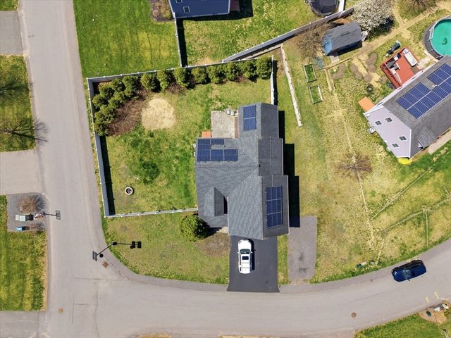 51 Three Rivers Dr, Kingston, MA 02364