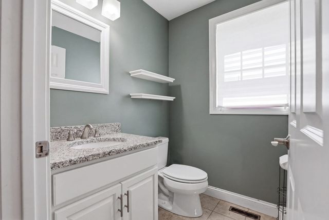 51 Three Rivers Dr, Kingston, MA 02364