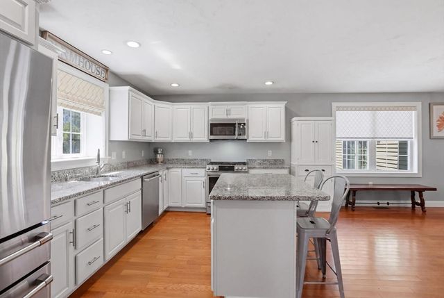 51 Three Rivers Dr, Kingston, MA 02364
