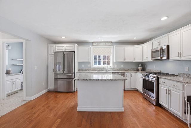 51 Three Rivers Dr, Kingston, MA 02364