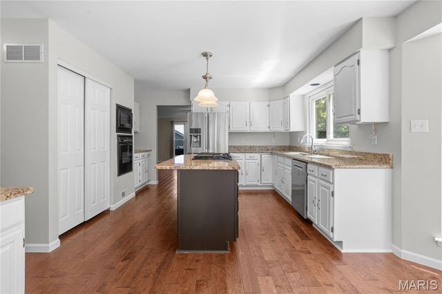 32 Muirfield Hill Court S, Unincorporated, MO 63304