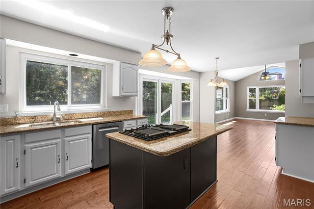 32 Muirfield Hill Court S, Unincorporated, MO 63304