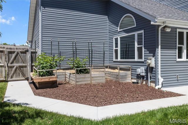 32 Muirfield Hill Court S, Unincorporated, MO 63304