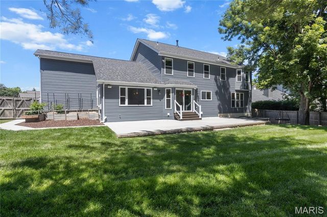 32 Muirfield Hill Court S, Unincorporated, MO 63304