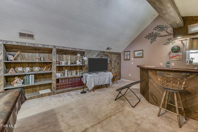 16 Chaucer Court, Gray, TN 37615