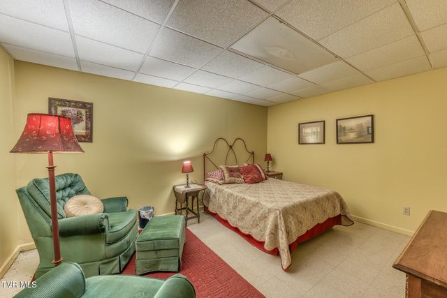 16 Chaucer Court, Gray, TN 37615