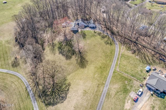 16 Chaucer Court, Gray, TN 37615
