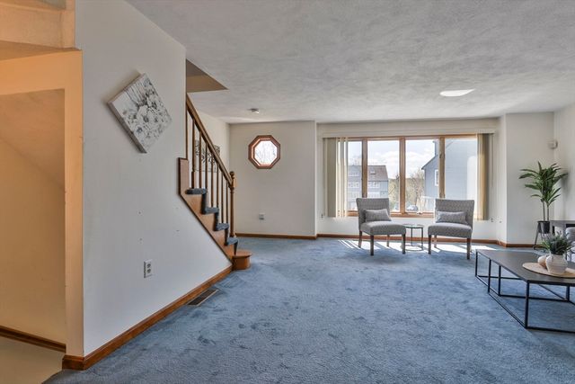 804 Reynolds Dr 804, Saugus, MA 01906