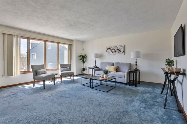 804 Reynolds Dr 804, Saugus, MA 01906