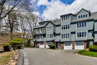 804 Reynolds Dr 804, Saugus, MA 01906