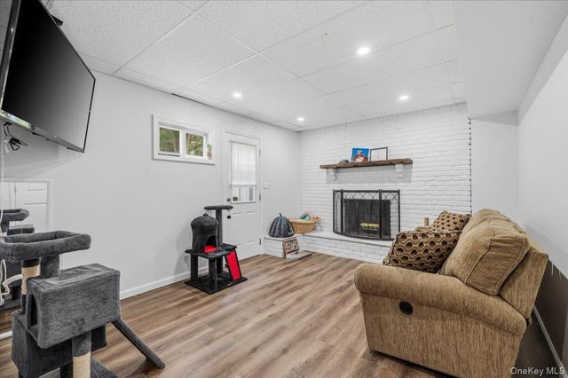 745 Greenbelt Parkway W, Holbrook, NY 11741