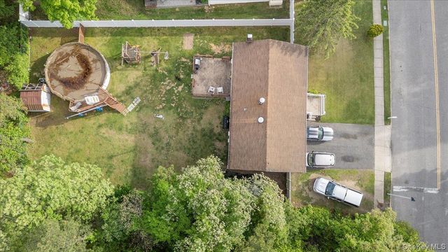 745 Greenbelt Parkway W, Holbrook, NY 11741