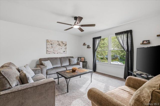 745 Greenbelt Parkway W, Holbrook, NY 11741