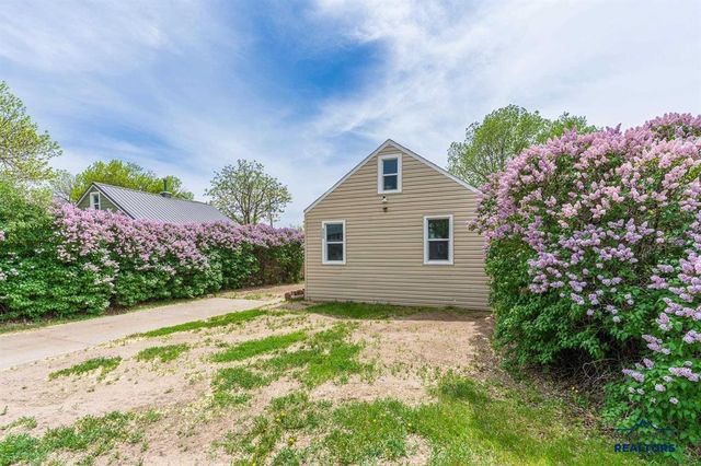 305 E WATERTOWN, Rapid City, SD 57701